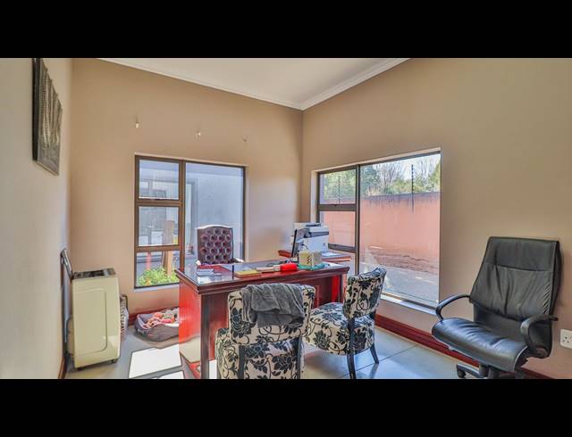 5 BEDROOM HOUSE FOR SALE IN RAND COLLIERIES